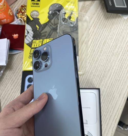 苹果13和13Pro（比较苹果13和13Pro的特点和功能，选择适合您的手机）
