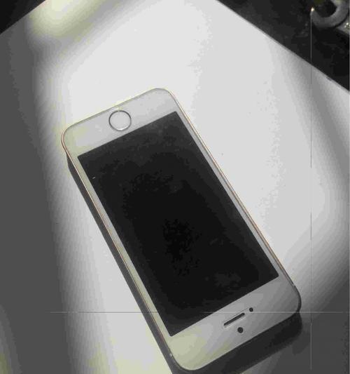 iPhoneSE3电池百分比显示设置教程（如何自定义iPhoneSE3的电池显示百分比）