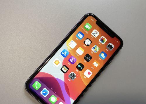 如何正确强制关机iPhone11（简易操作指南帮助您解决困扰）