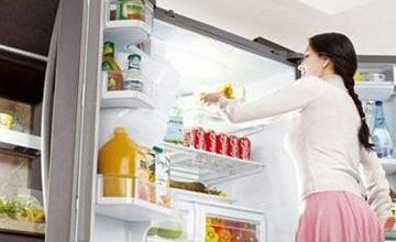 冰箱异味的原因及处理方法（探究冰箱异味的来源及解决方案）