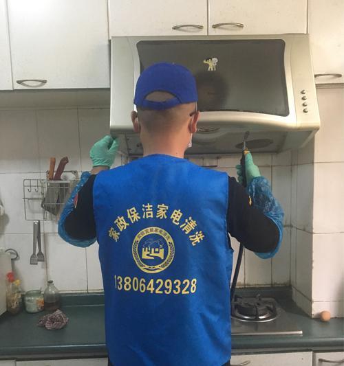 如何正确清洗暖气热水器（保持暖气热水器安全运行的必要步骤）