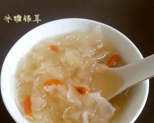 如何制作更加粘稠的银耳羹（让你的银耳羹口感更加浓郁美味）