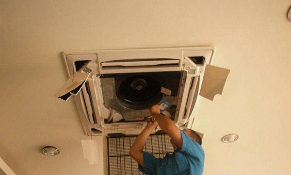 中央空调保养维修方法（保养维修让中央空调更持久）