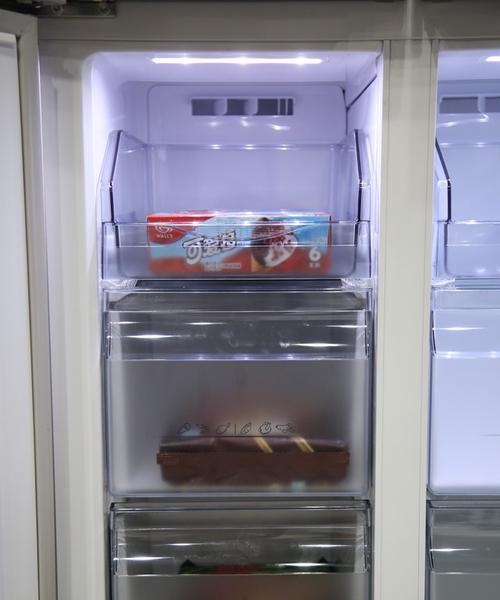 冰箱上方为什么不冻（探索冰箱上方的冷却原理及关键因素）