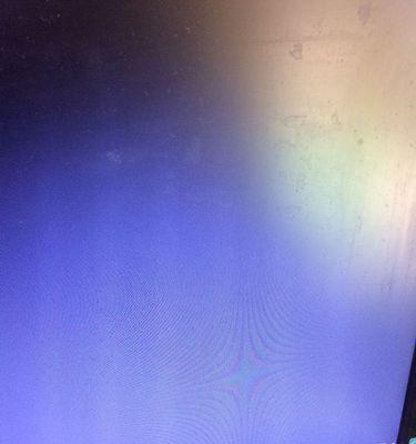 如何修复显示器两边黑屏问题（解决显示器两边黑屏的实用方法及技巧）