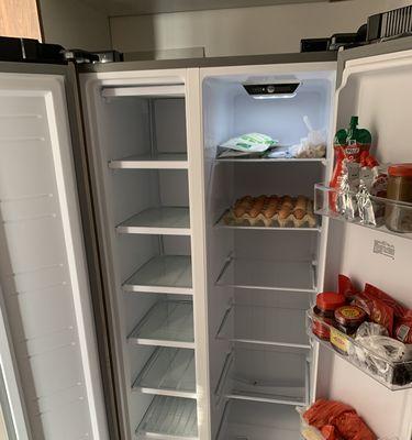 为何冰箱老是出水（解决冰箱出水问题的方法和注意事项）