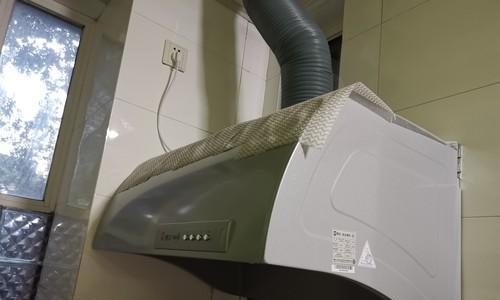 清洗樱花油烟机油垢的有效方法（去除油垢）