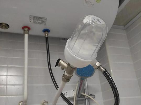 如何高效清洁热水器的水垢（简单易行的清洗方法及注意事项）