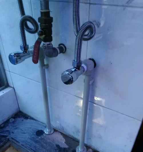解决农村热水器故障的有效方法（热水器故障修复技巧和注意事项）