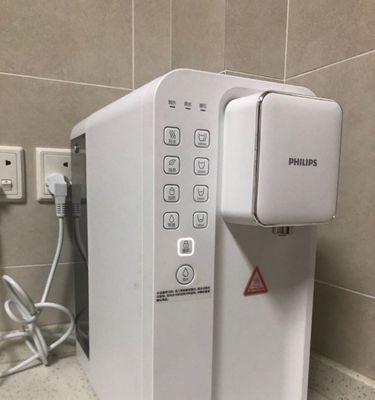 壁挂净水器一体机安装方法（轻松安装）