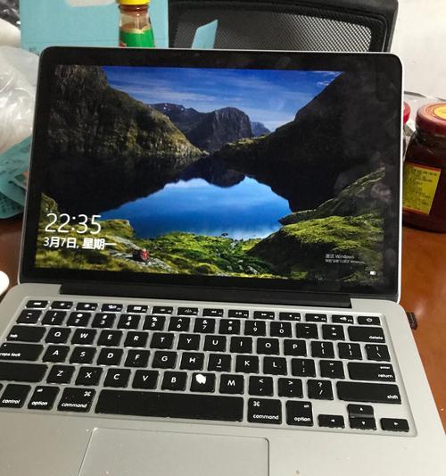 如何解决电脑屏幕反光问题（降低屏幕反光的简单方法）