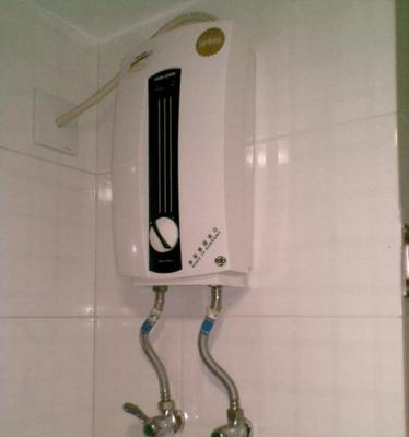 电热水器的工作原理及其优势（解析电热水器是如何实现快速加热的）