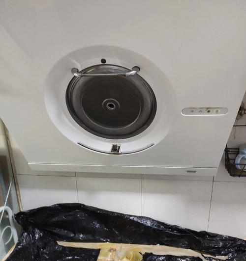 如何高效清洗油烟机（以最简单的方法让你的油烟机焕然一新）