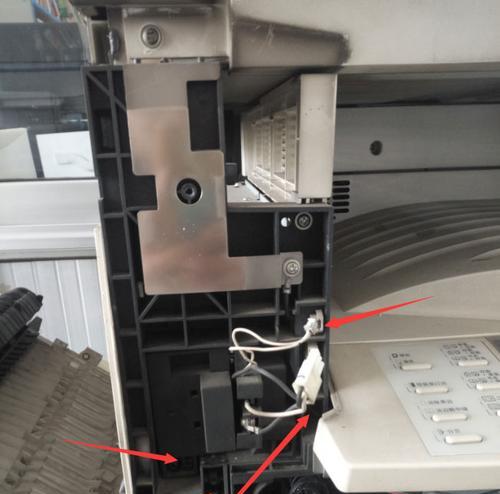 复印机卡纸褶皱的原因及解决方法（探究复印机卡纸褶皱产生的原因）
