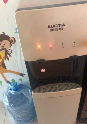 解决饮水机接口漏水的方法（有效处理饮水机接口漏水问题）