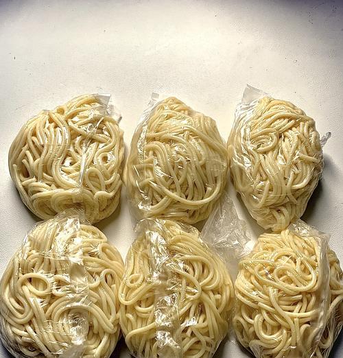 5分钟解冻肉的小妙招是什么？如何快速安全地解冻肉类？