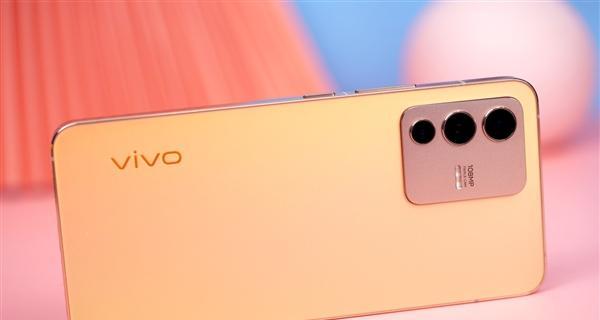 vivos12手机值得购买吗？性能和价格如何比较？
