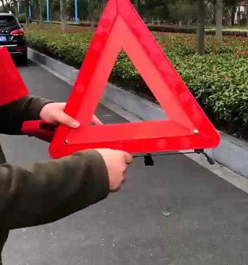 撞车三脚架应放在何处？放置位置有何讲究？