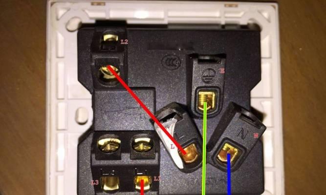 开关外壳裂开需要怎么更换？