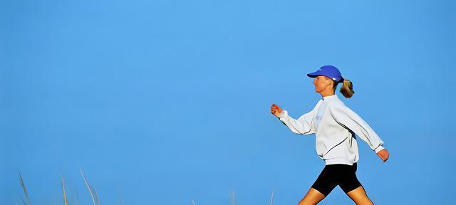 走路打手机怎么拍照片视频？拍摄的正确方法是什么？