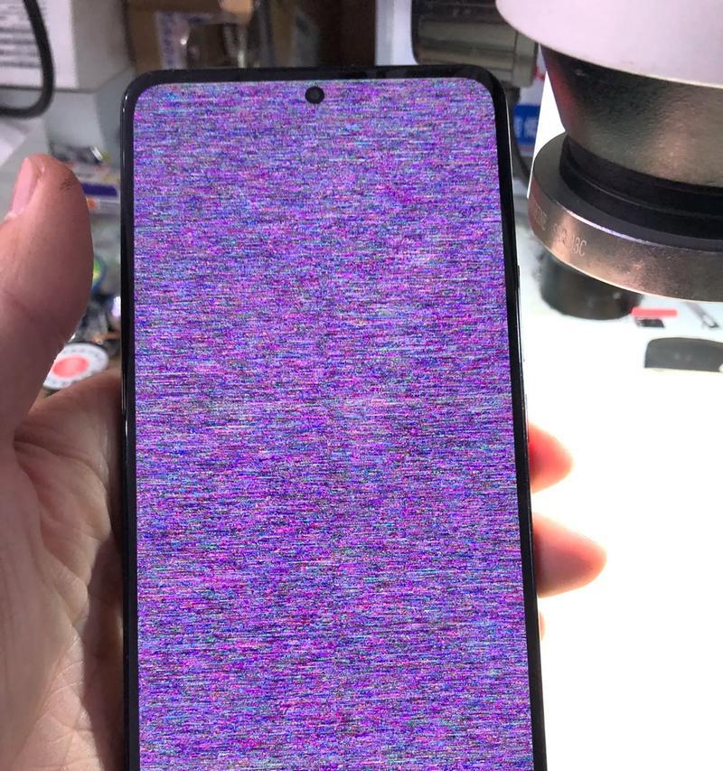 电脑显示器黑屏带花屏是硬件问题吗？解决方法有哪些？
