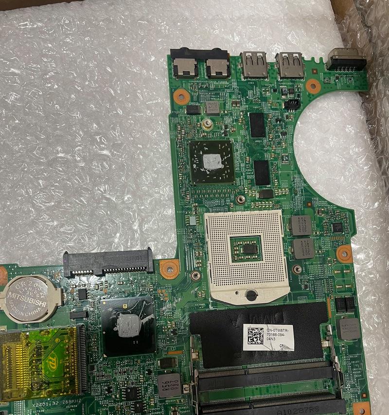 电脑进入桌面后花屏并自动关机是什么原因？