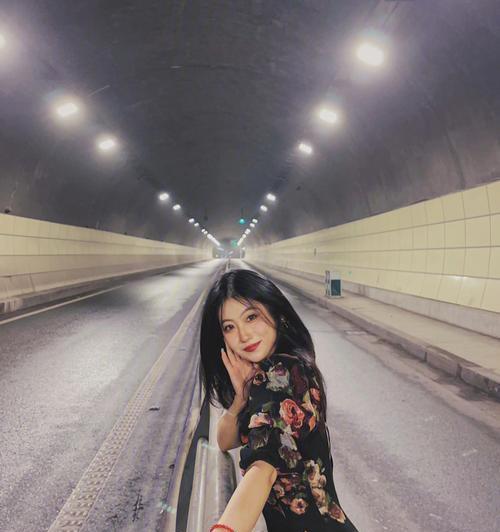 女子如何在手机护栏前拍照？拍照过程中需要注意哪些问题？