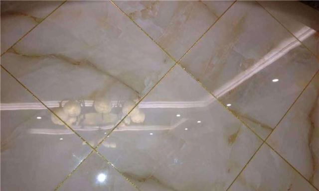 电脑显示器美缝胶使用技巧是什么？