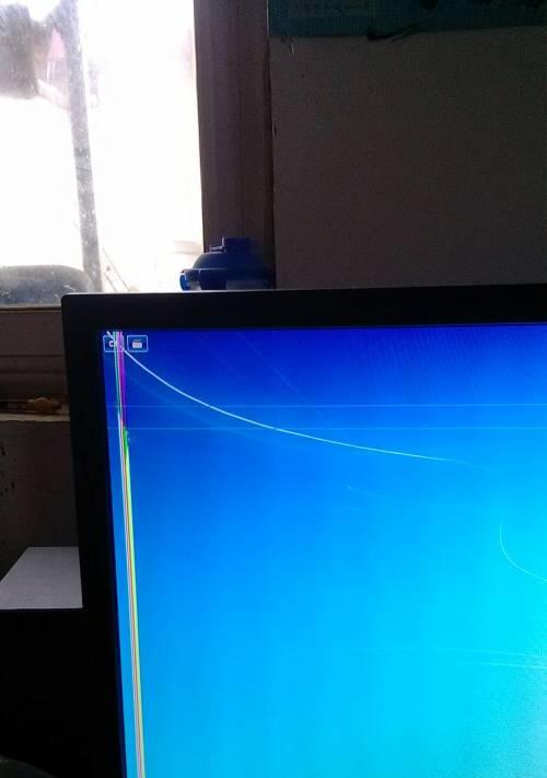 电脑显示器出现暗蓝色无显示是何原因？