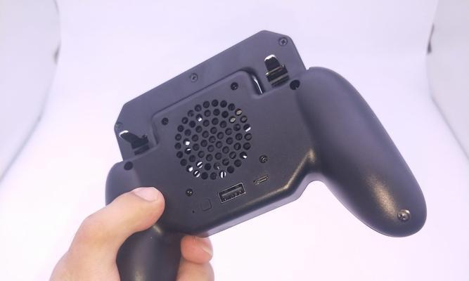 电脑玩吃鸡游戏自动关机是什么原因？