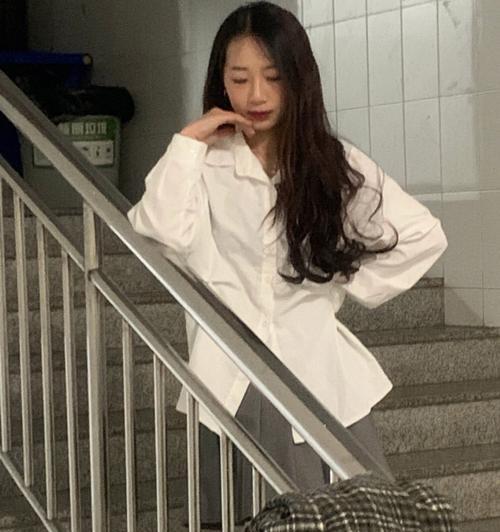 多人楼梯拍照时手机位置如何设置？最佳角度是什么？