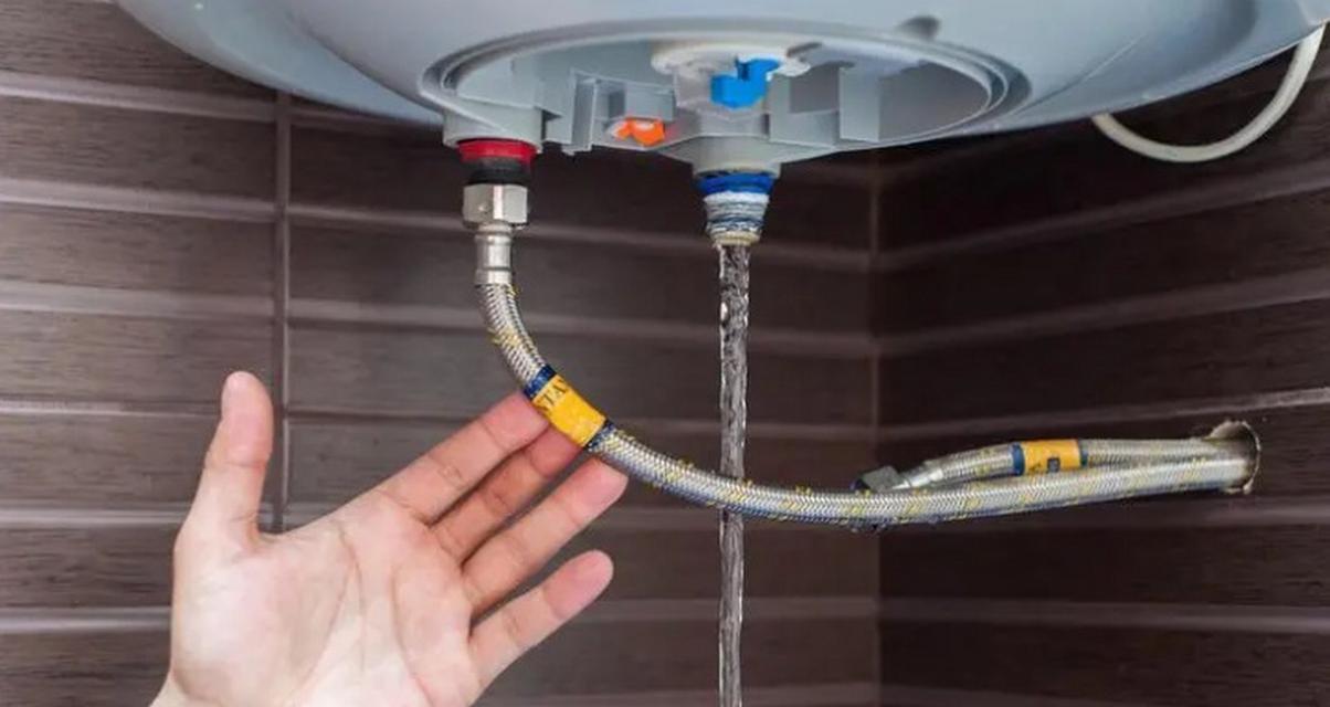 热水器侧边漏水原因是什么？如何进行维修？