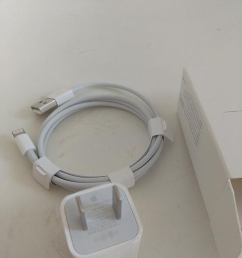 苹果手机需要什么类型的充电器？如何选择快速充电器？