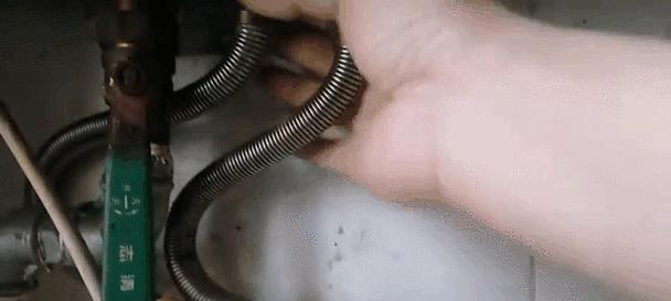 热水器管子钢管更换方法是什么？需要哪些工具？