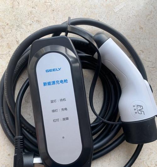 新六飞原装充电器的功率是多少瓦？选择充电器时应注意什么？