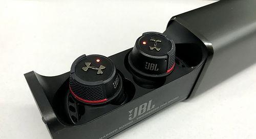 配钢琴使用的蓝牙耳机型号是什么？特点有哪些？