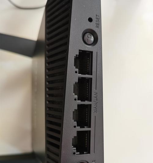 路由器哪个接口连接使用更佳？