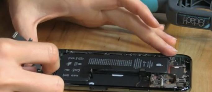 荣耀三十s手机壳翻盖怎么拆？拆卸过程中应该注意什么？